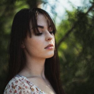 Shadow Work Meditation with your psychologist in your pocket. Guided visualization to meet hidden parts, release fear, and integrate your shadow with compassion.