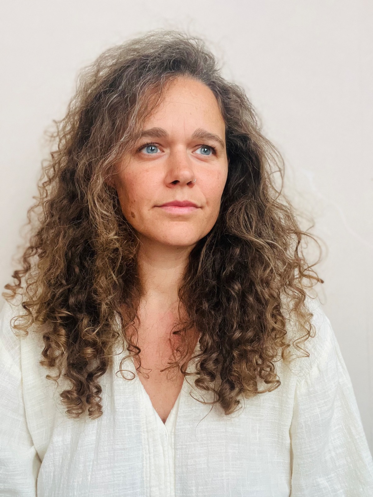 A complete somatic journey for women who are done abandoning themselves. 8 guided sessions that take you to the nervous system level where people pleasing actually lives.